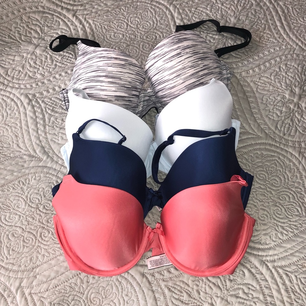 Victoria Secret t-shirt bras set of 4